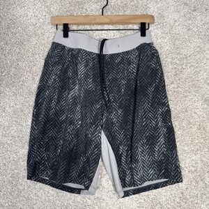 Lululemon T H E Short Mens Small Gray Geo Print UnLined Athletic Gym‎ Running 9"